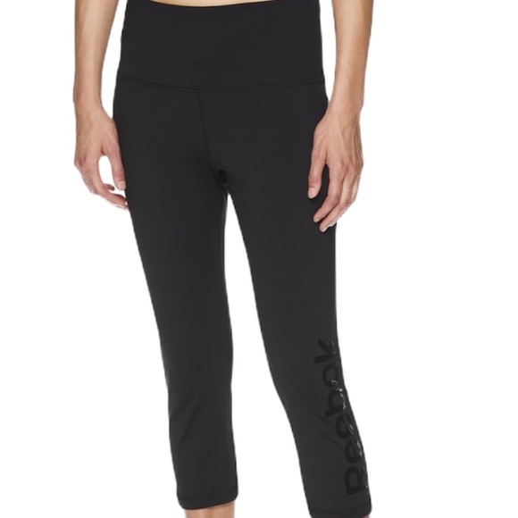 Reebok Pants - NWT Reebok high rise Capri leggings Large